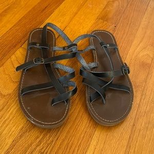 Size WM 8 Universal Thread Black and Brown Sandals